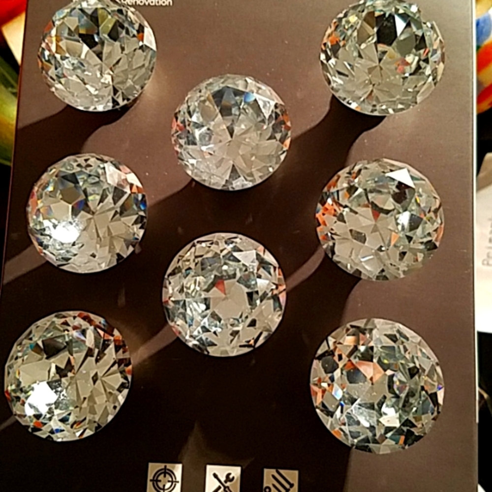 8 Piece DECORATIVE KNOB SET